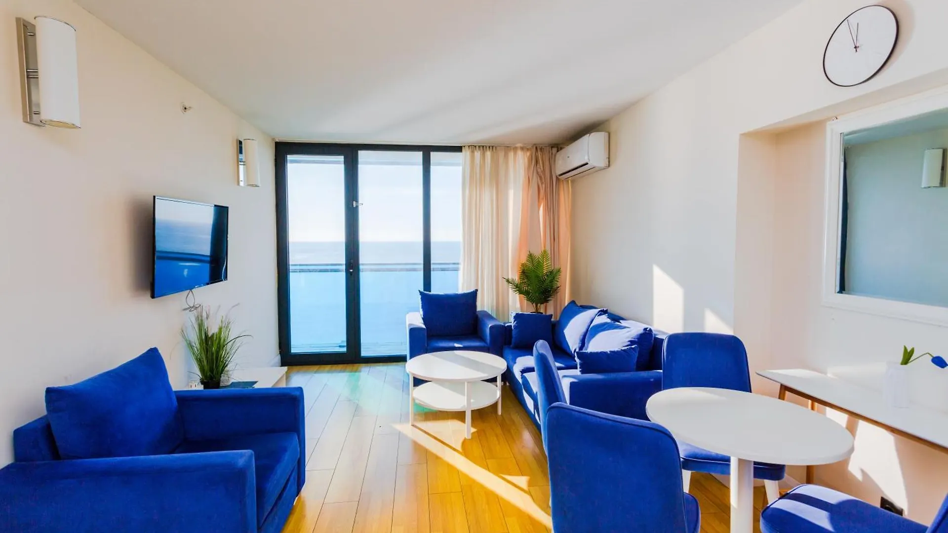 Seasonal - Beautiful Apartments Near The Sea - Orbi City N1 Batumi 0*,  Georgia