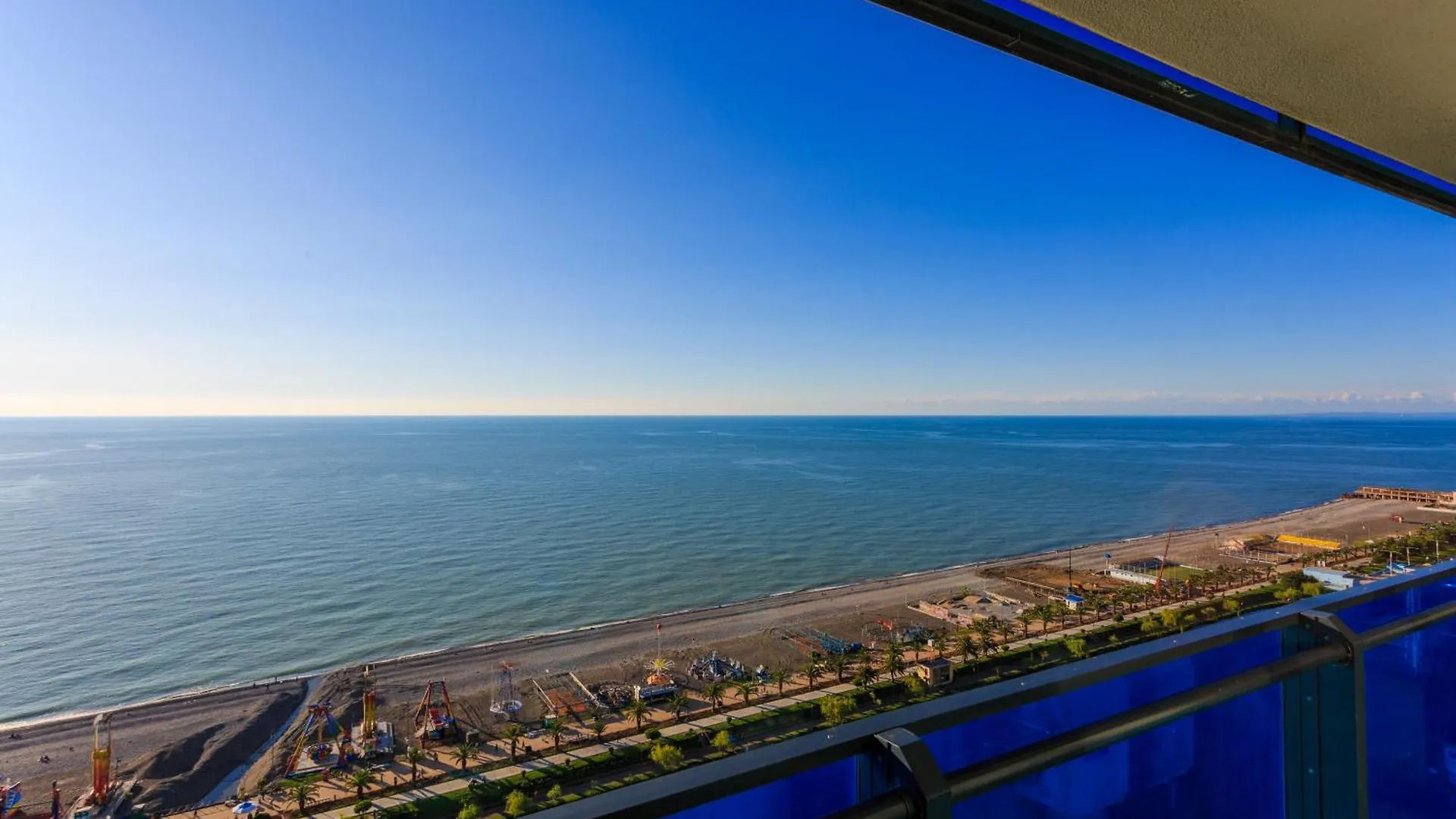Aparthotel Seasonal - Beautiful Apartments Near The Sea - Orbi City N1 Batumi