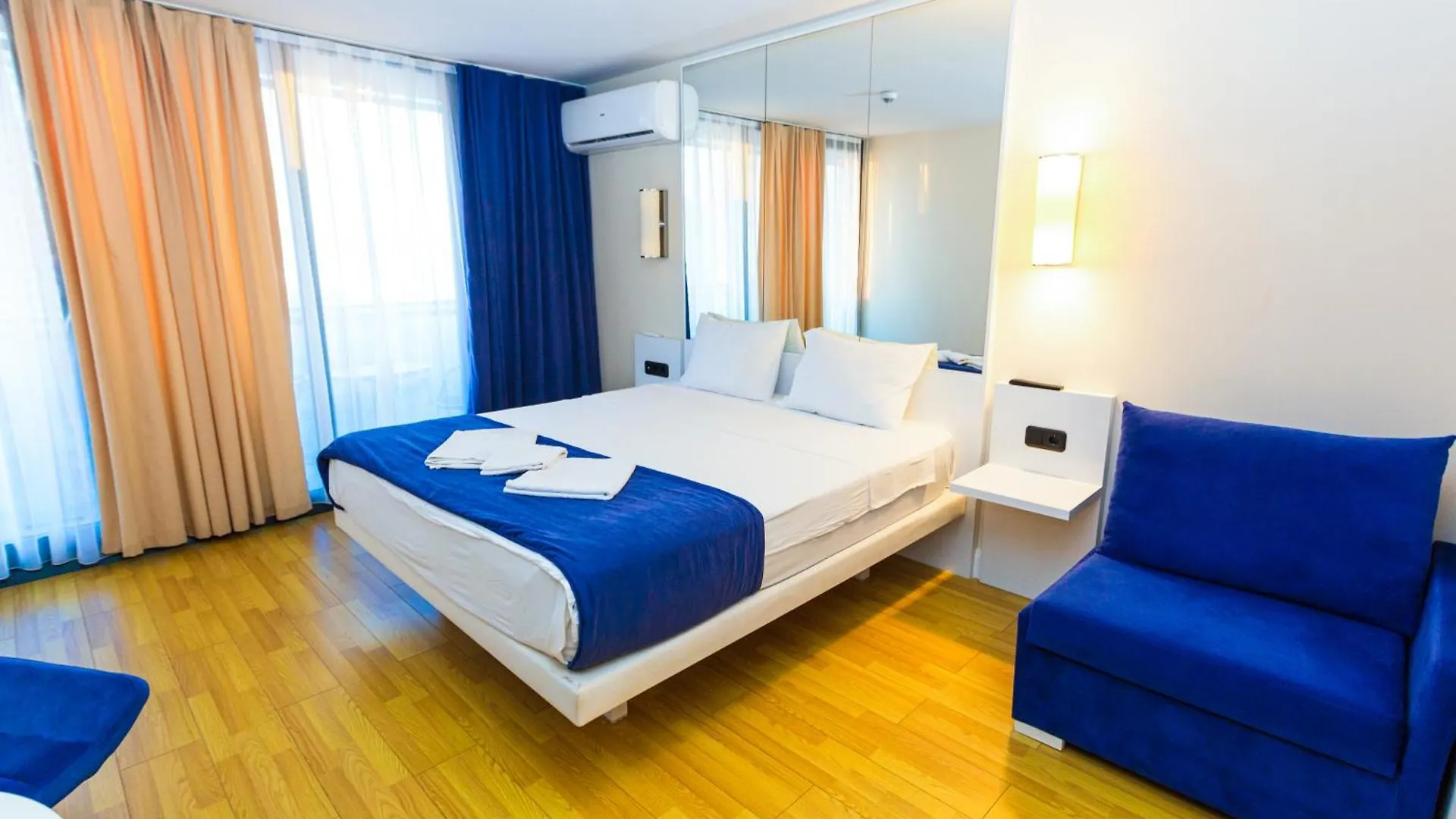 Seasonal - Beautiful Apartments Near The Sea - Orbi City N1 Batumi 0*,  Georgia