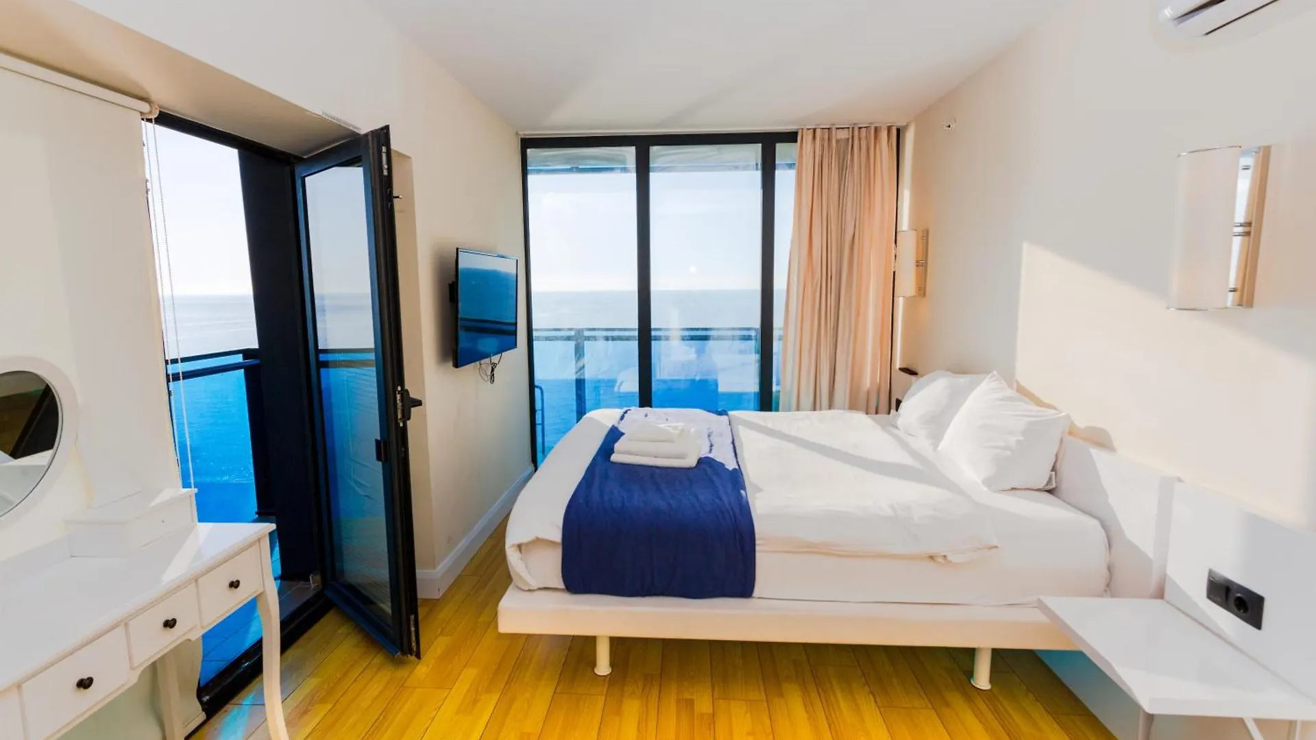 Seasonal - Beautiful Apartments Near The Sea - Orbi City N1 Batumi Aparthotel