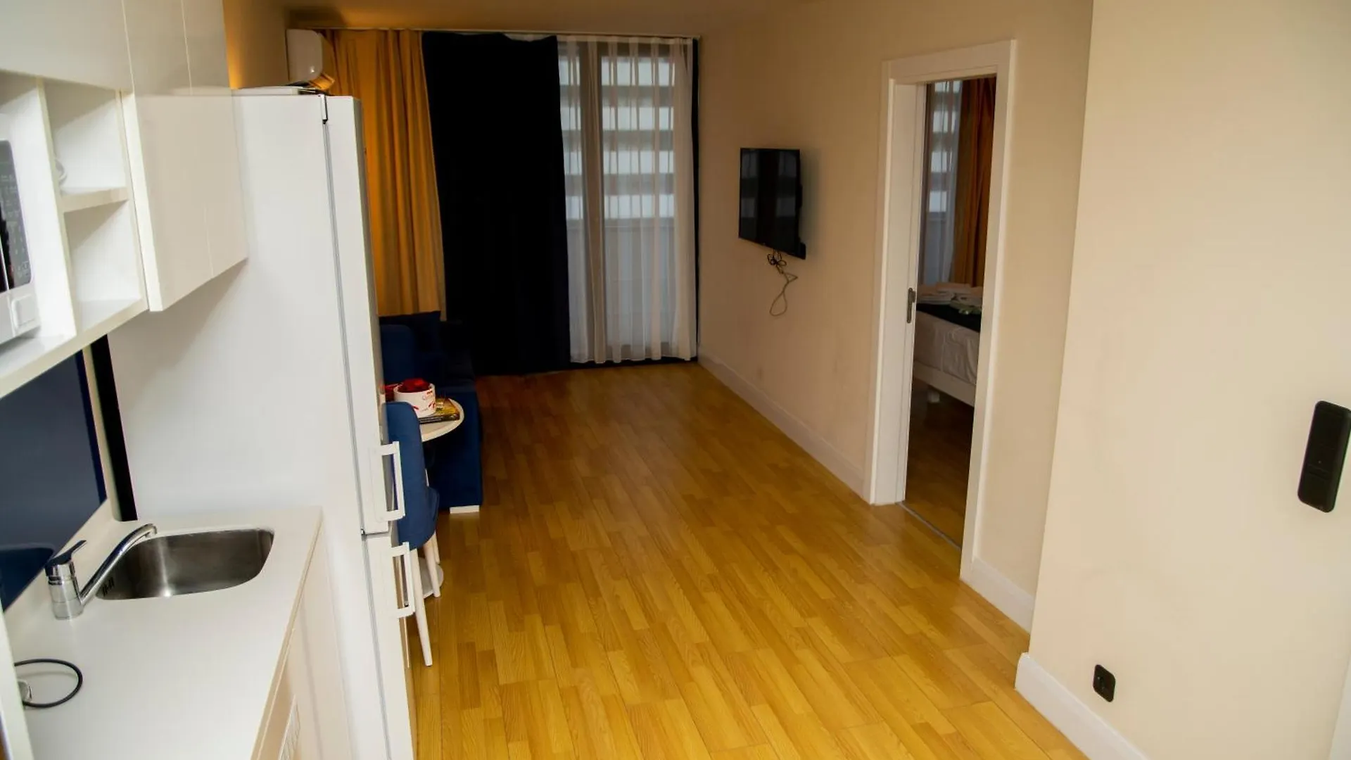 Aparthotel Seasonal - Beautiful Apartments Near The Sea - Orbi City N1 Batumi